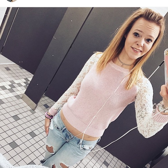 Mossimo Supply Co. Sweaters - 👛 pink sweater with lace sleeves